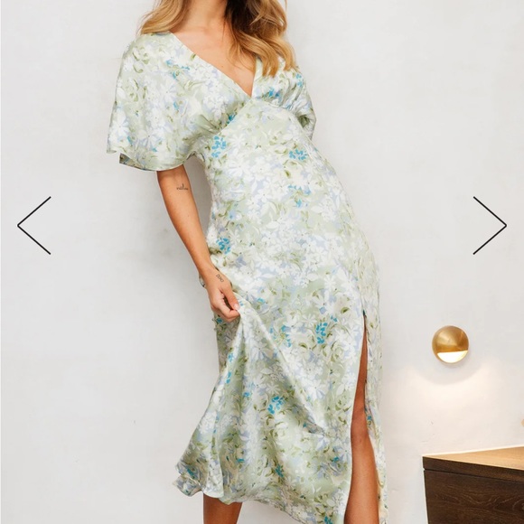 Hello Molly Dress - Picture 1 of 4